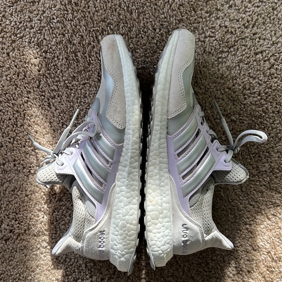 Adidas ultraboosts continental 9.5 - Picture 6 of 7